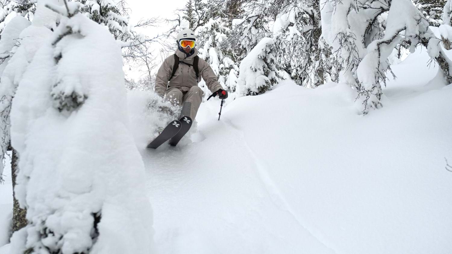 Houdini-sportswear-outdoor-skiing-rollercoaster-jacket-pants_2_3840x2160.jpg