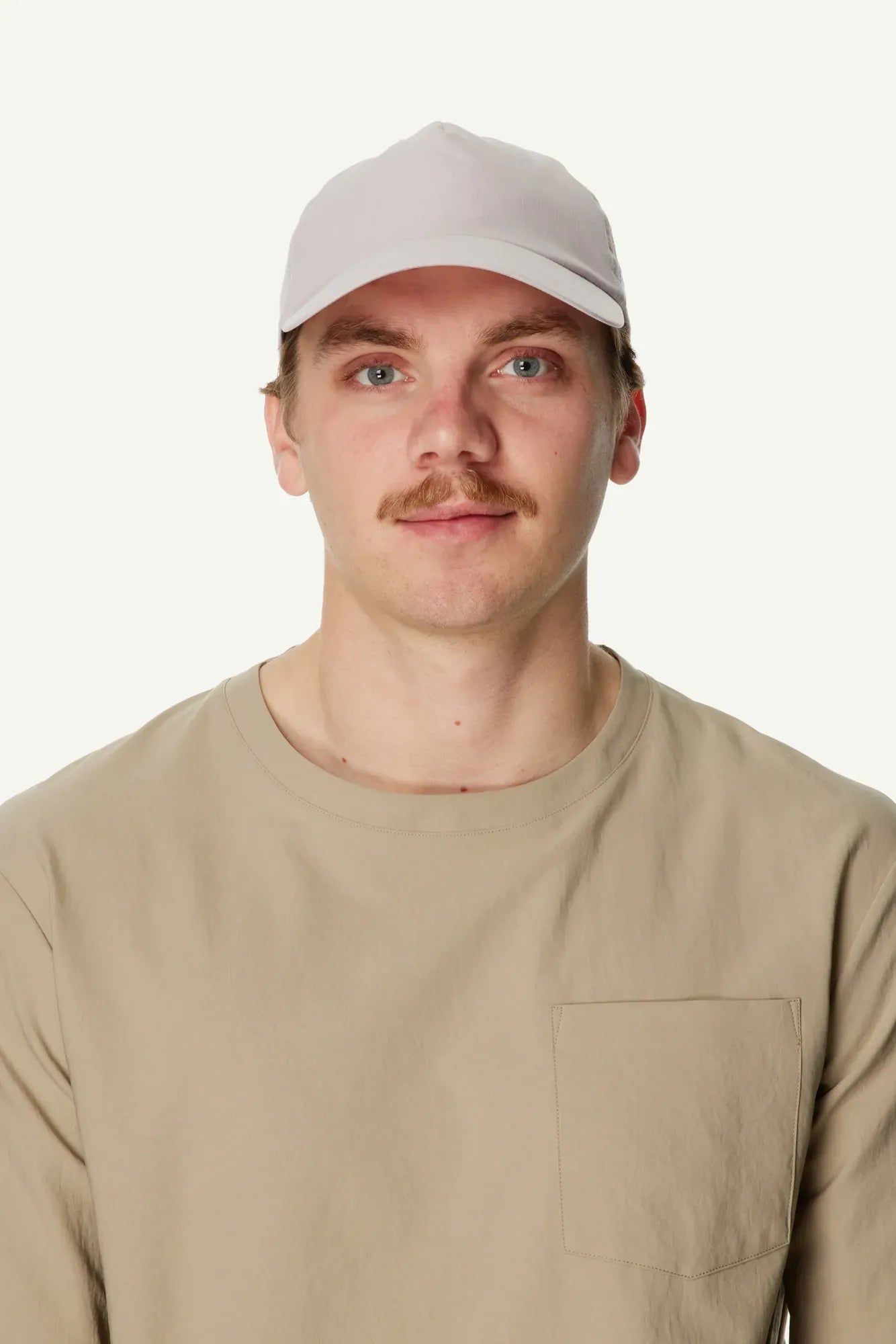 349054_H30_203_Daybreak_Cap_silver_purple_c_low