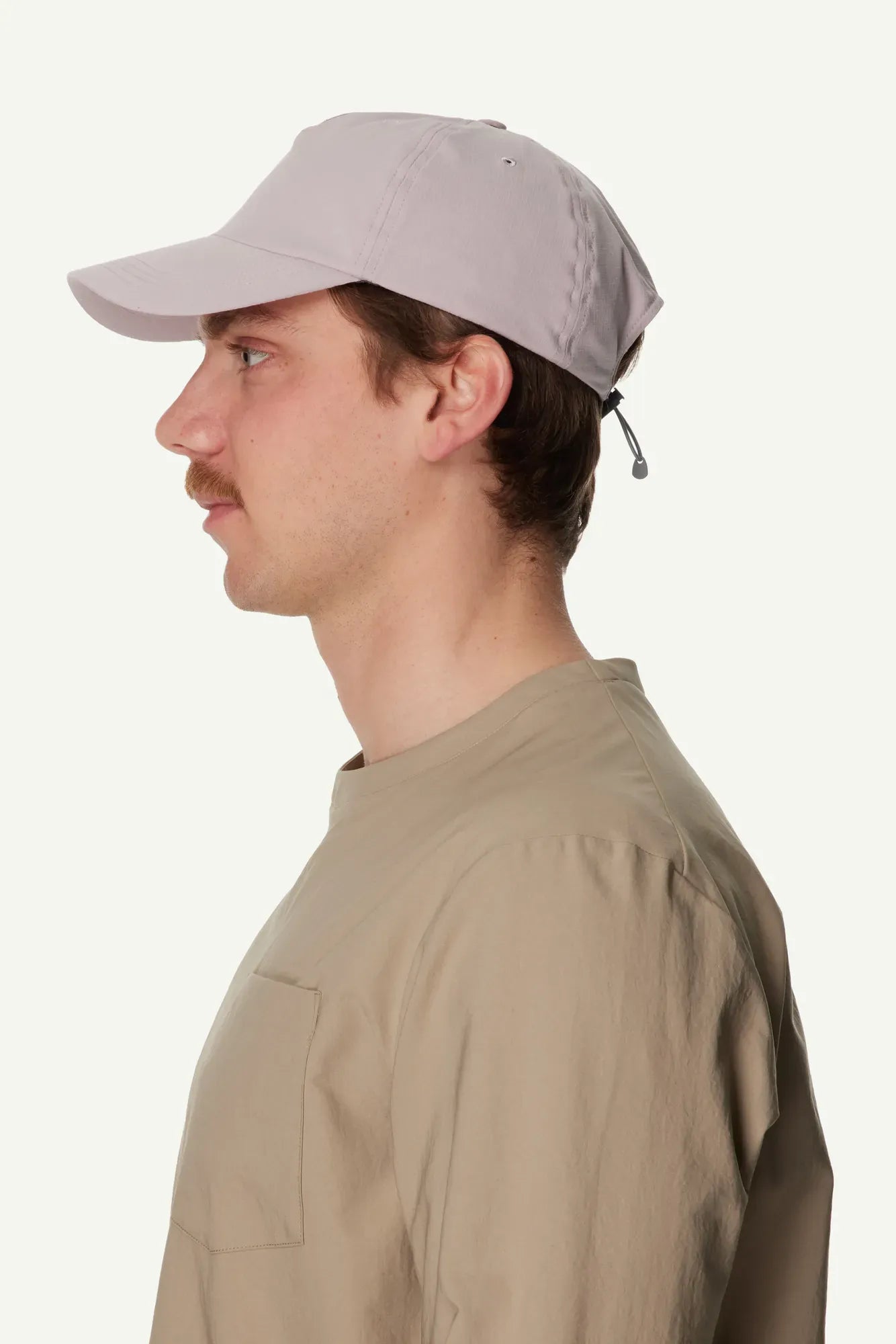 349054_H30_204_Daybreak_Cap_silver_purple_c_low