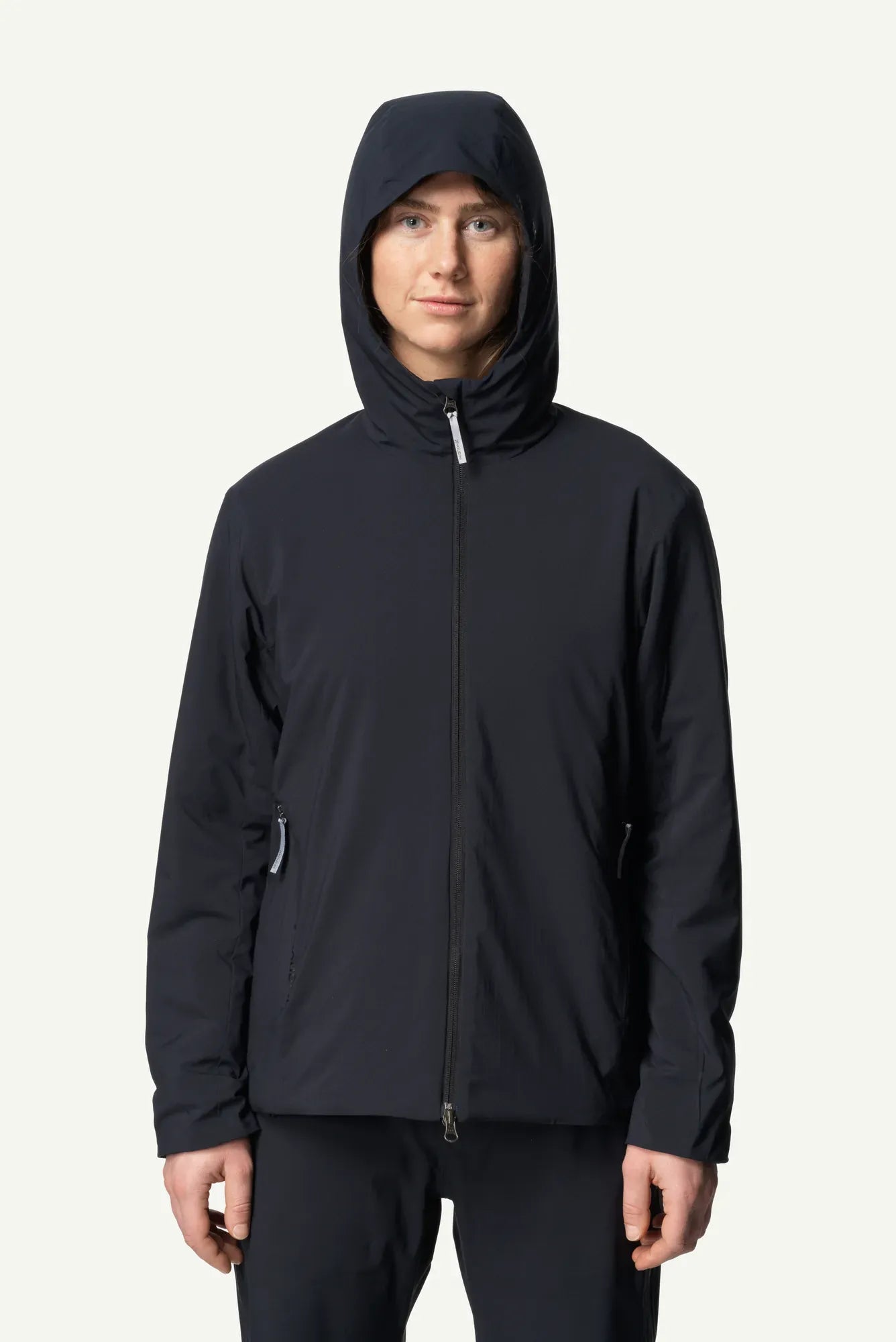 810026_900_200_Women_Puff_Up_Insulated_Houdi_true_black_B121_c_low
