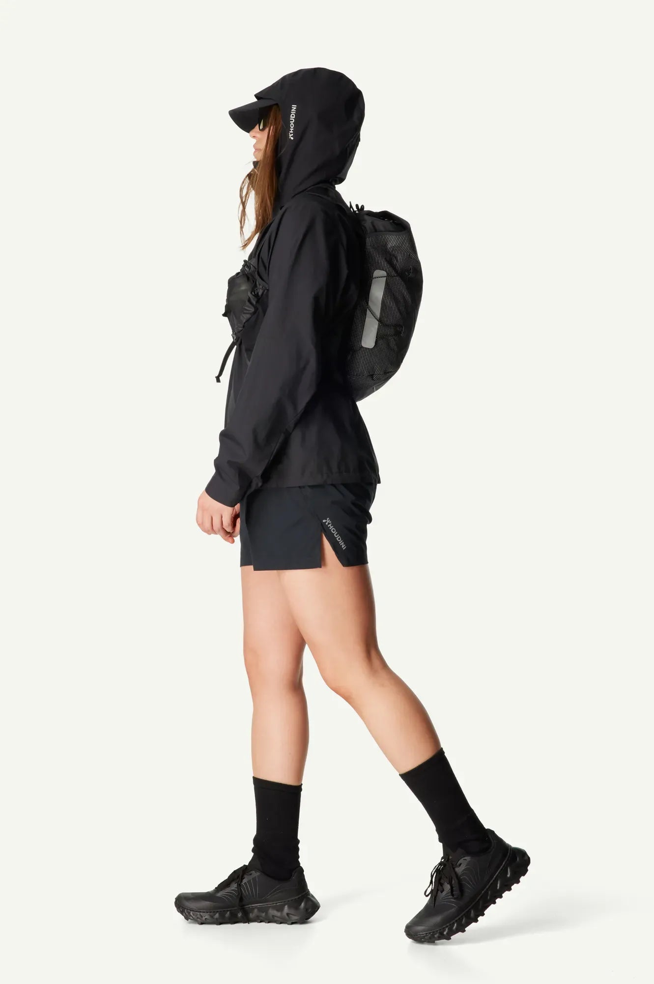 810061_900_100_Women_Pace_Trail_Houdi_true_black_A127_c_low