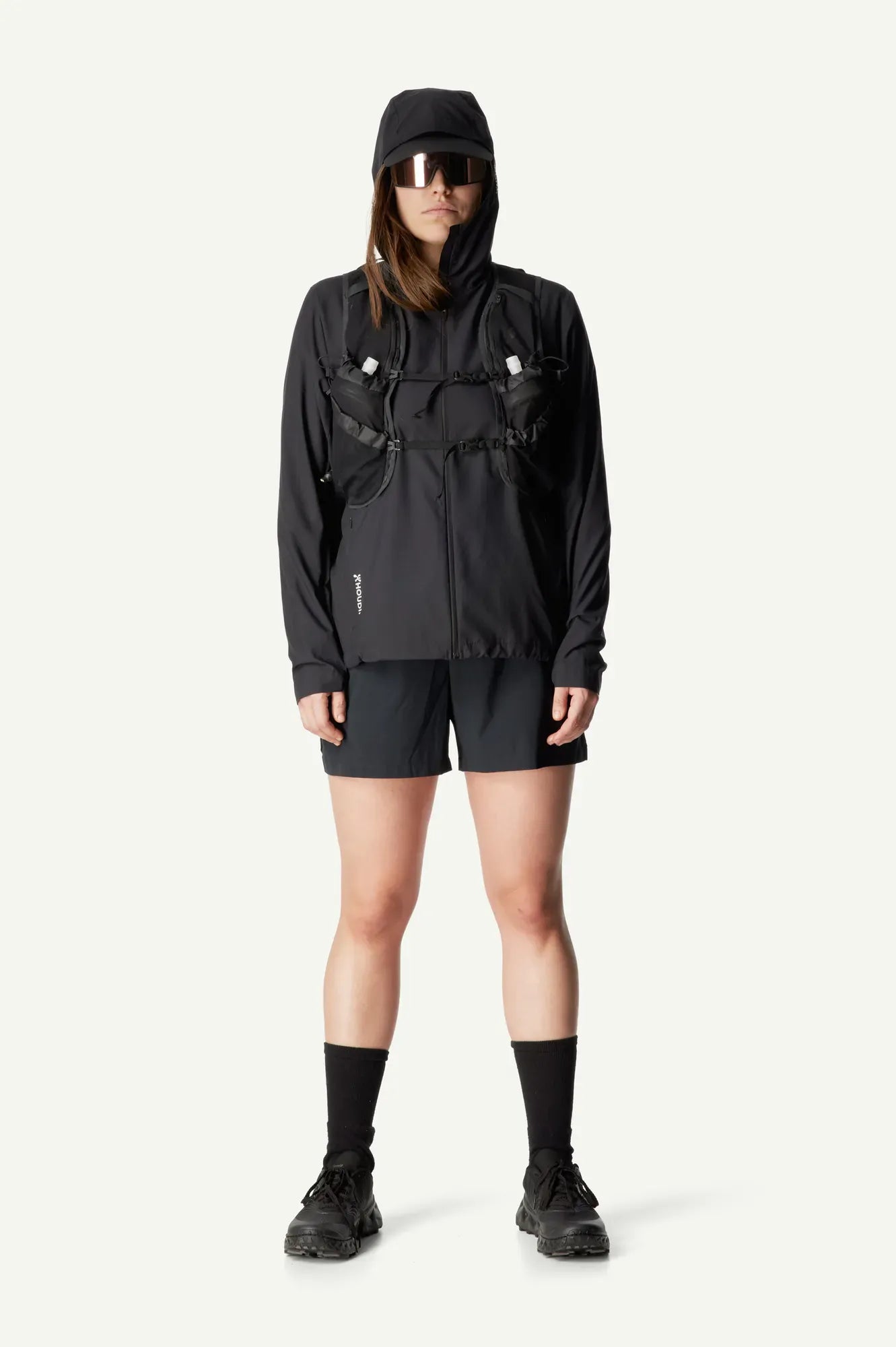 810061_900_104_Women_Pace_Trail_Houdi_true_black_A127_c_low