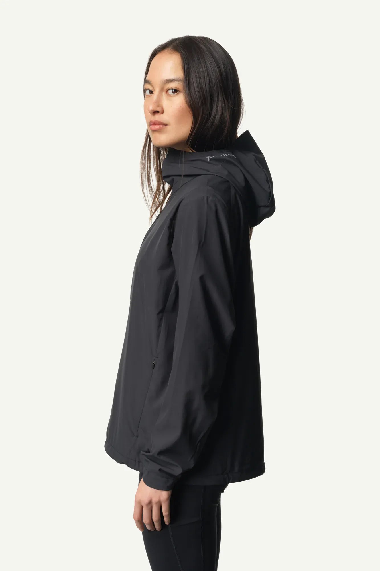 810061_900_300_Women_Pace_Trail_Houdi_true_black_c_low
