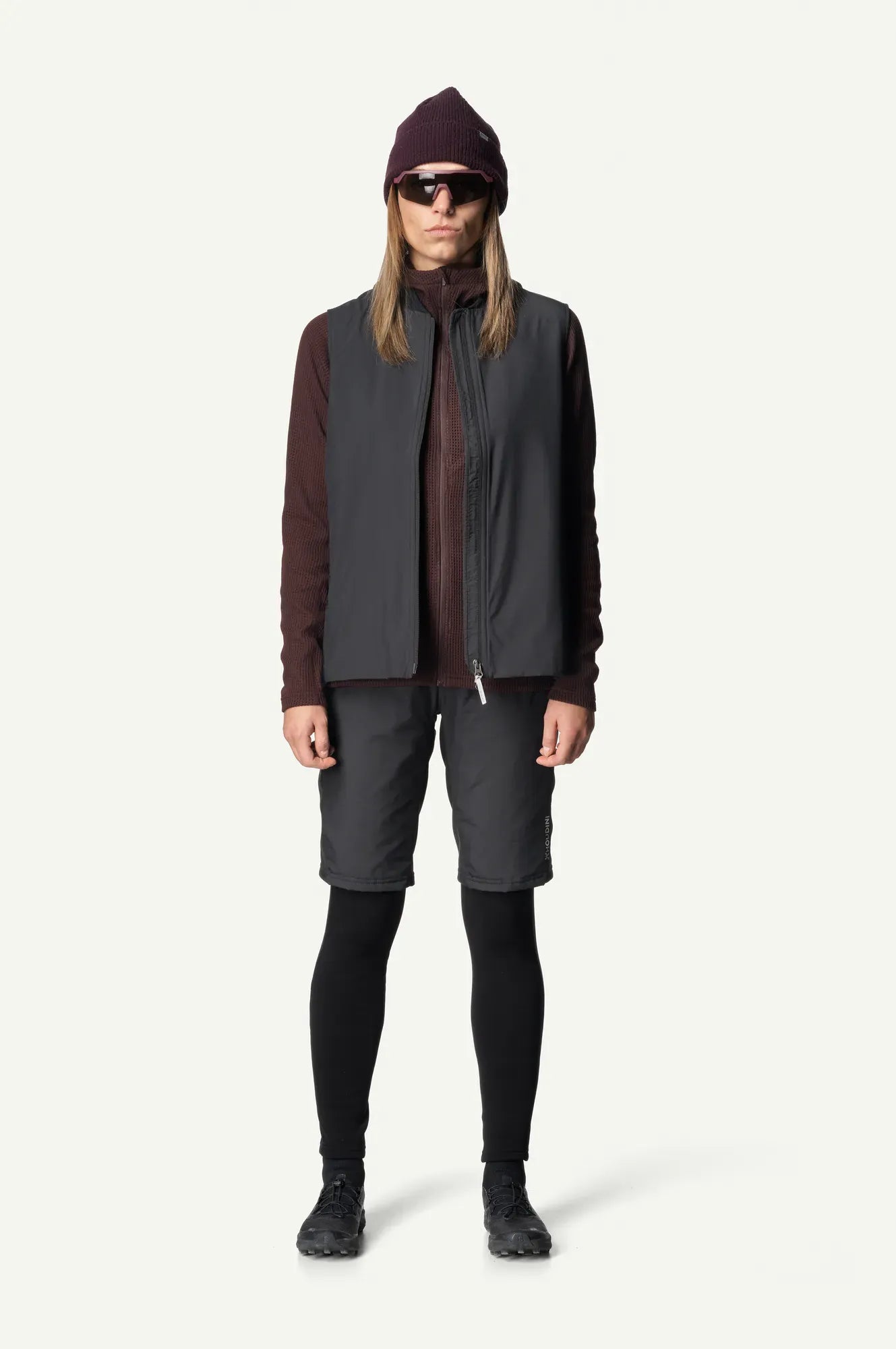 830033_900_100_Women_Moonwalk_Vest_true_black_c_low