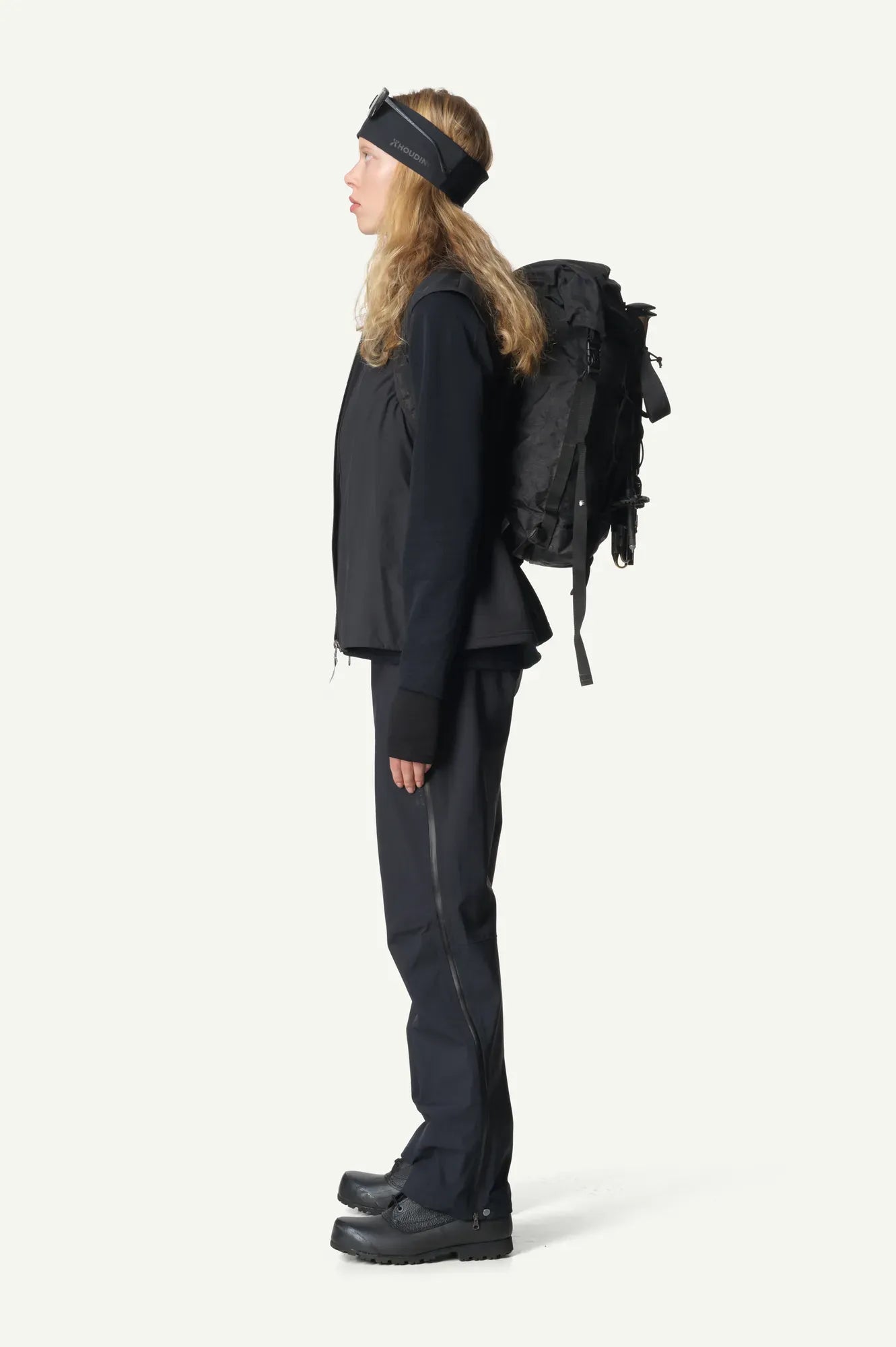 830033_900_103_Women_Moonwalk_Vest_true_black_B157_c_low
