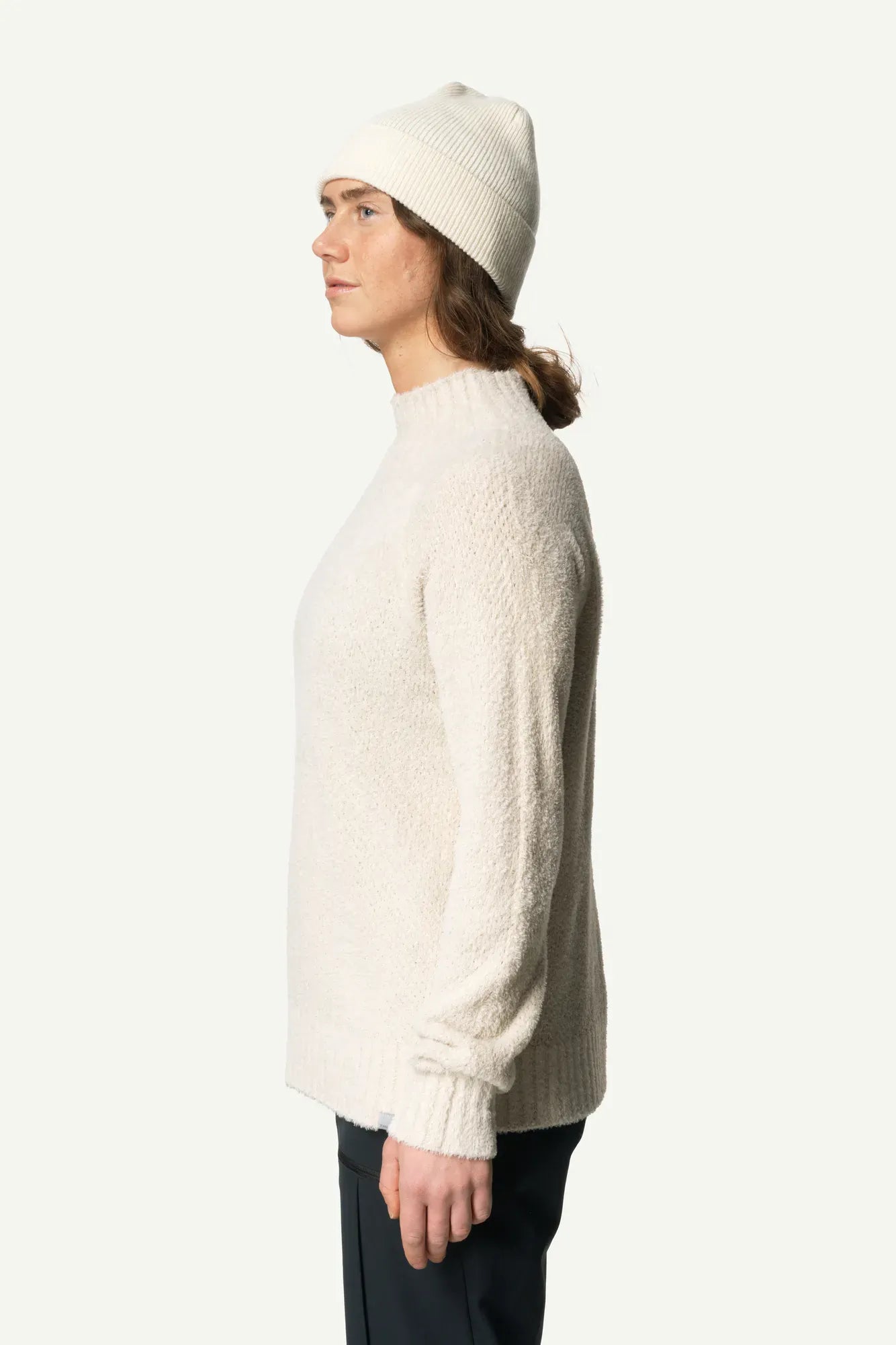 830060_191_201_Women_Lykan_Crew_foggy_mountain_B121_c_low
