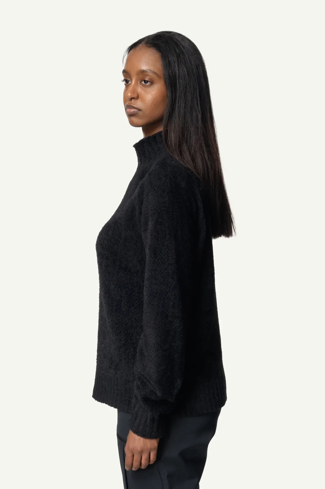 830060_900_201_Women_Lykan_Crew_true_black_B100_c_low