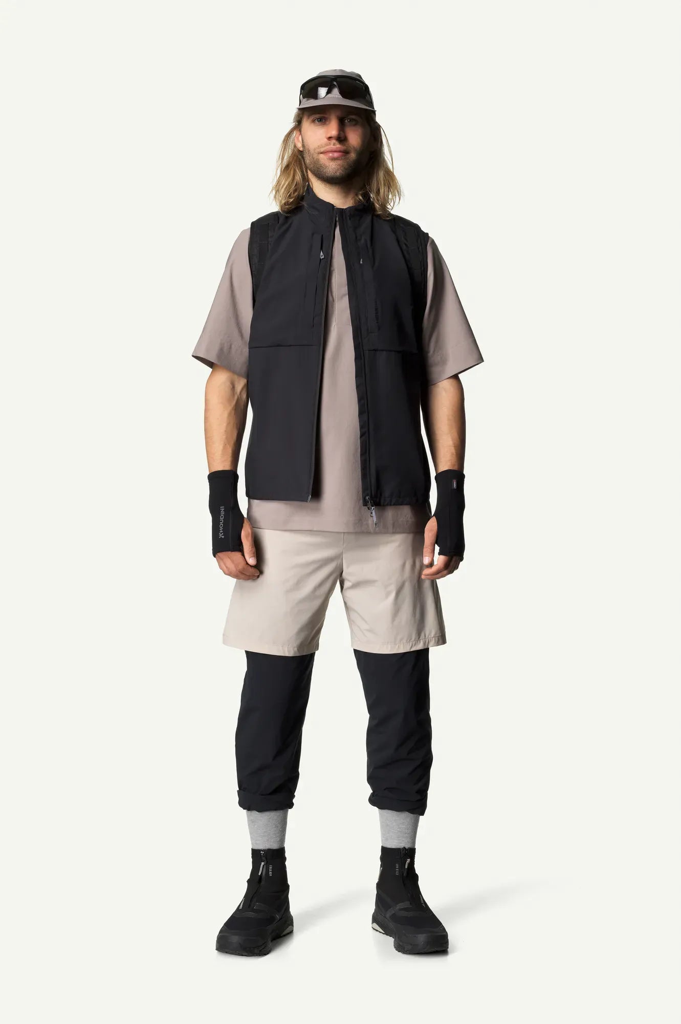 840007_900_101_Men_Pace_Hybrid_Vest_true_black_c_low