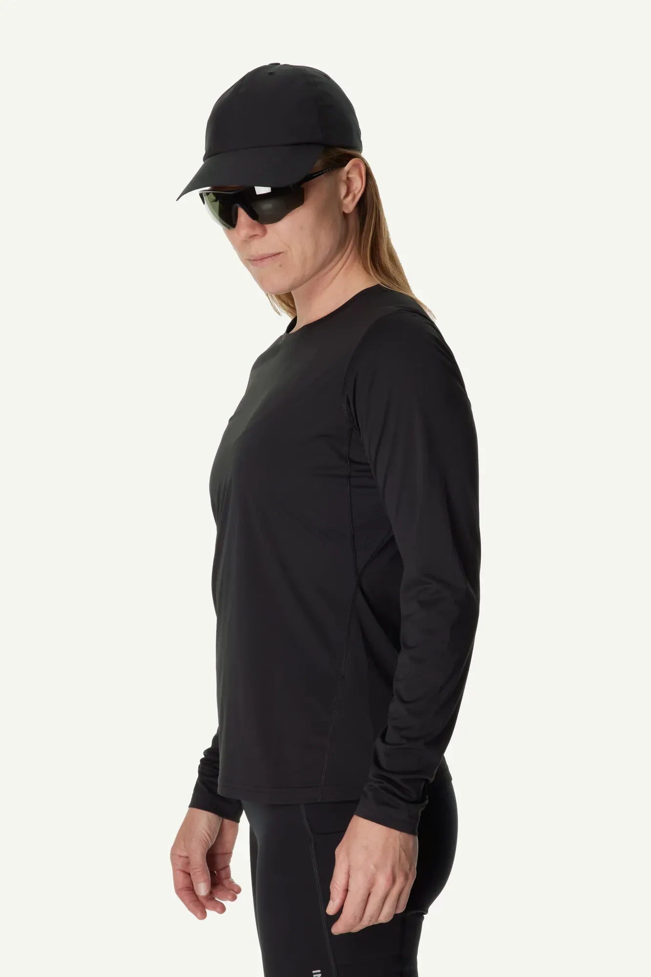 840064_900_204_Women_Pace_Air_LS_Tee_true_black_A100_c_low