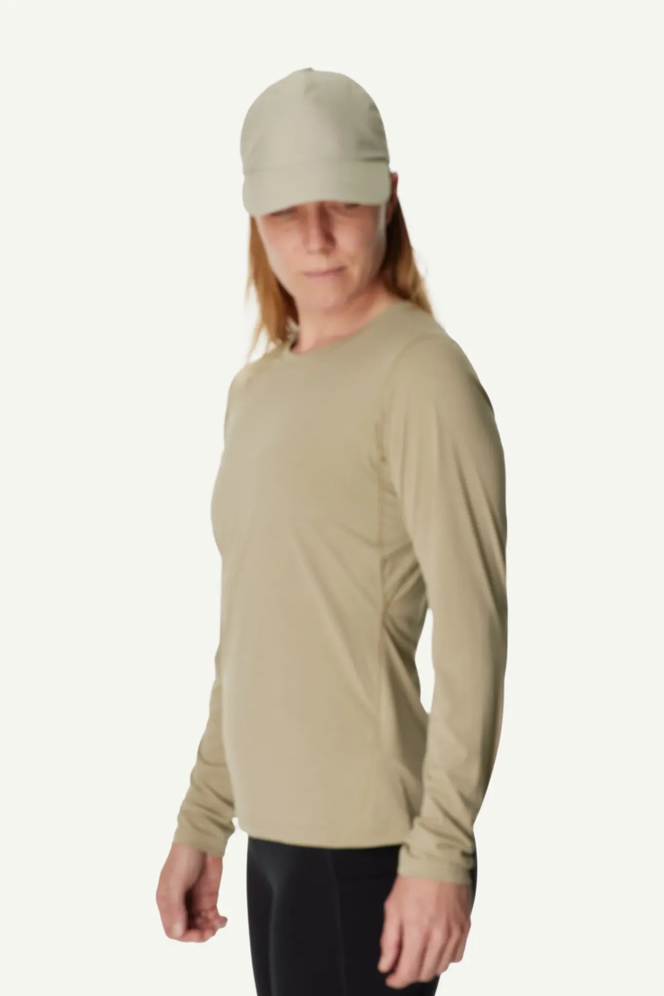 840064_H31_201_Women_Pace_Air_LS_Tee_powder_green_A100_c_low