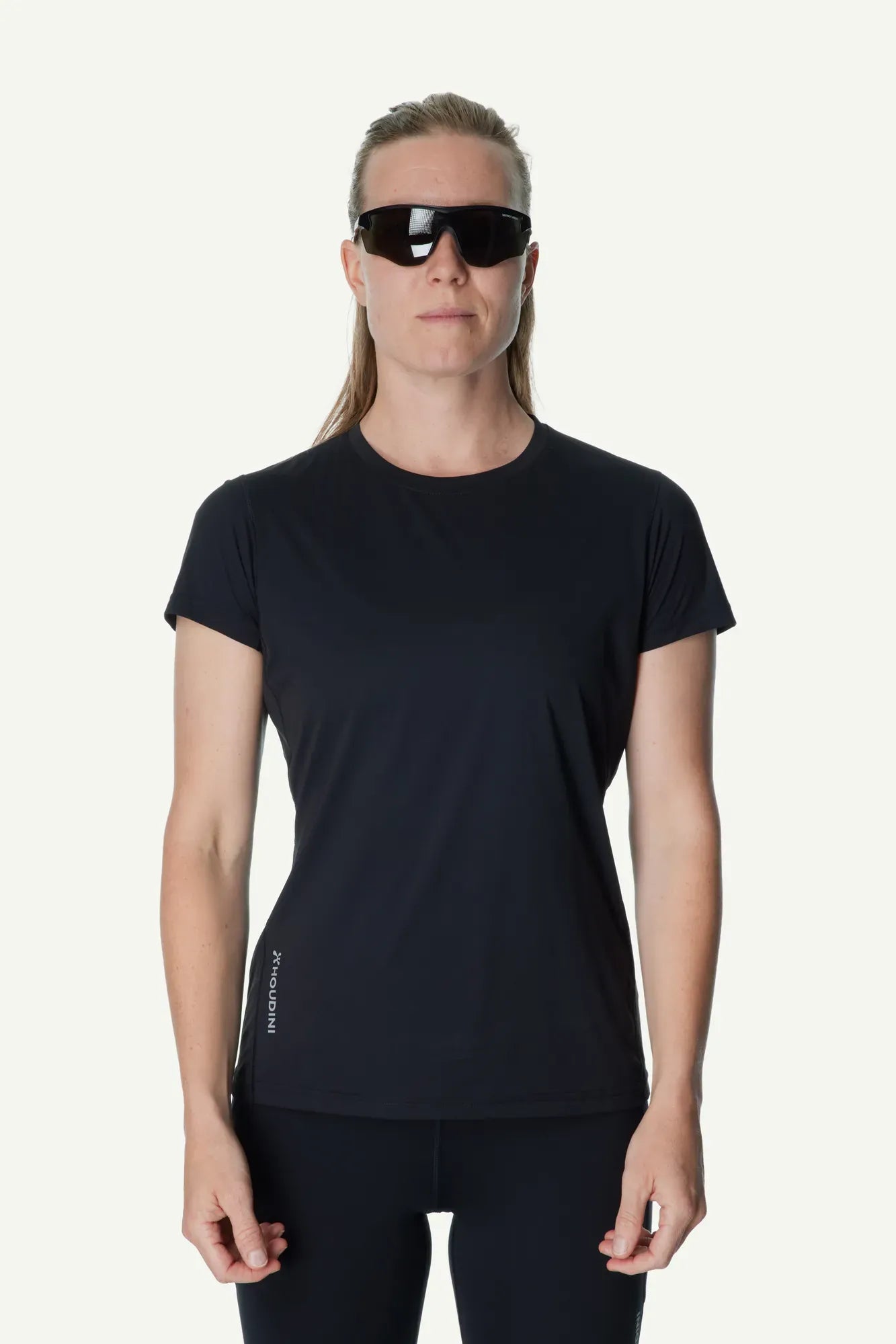 840068_900_200_Women_Pace_Air_Tee_true_black_A100_c_low