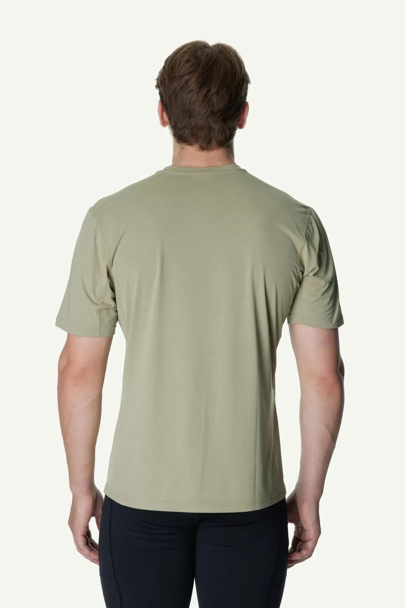 840069_H31_202_Men_Pace_Air_Tee_powder_green_A372_c_low