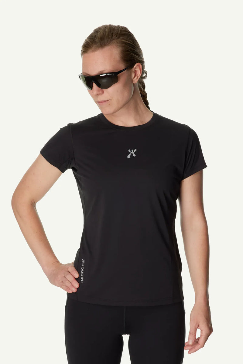 840072_900_200_Women_Pace_Air_Message_Tee_true_black_houdini_logo_c_low
