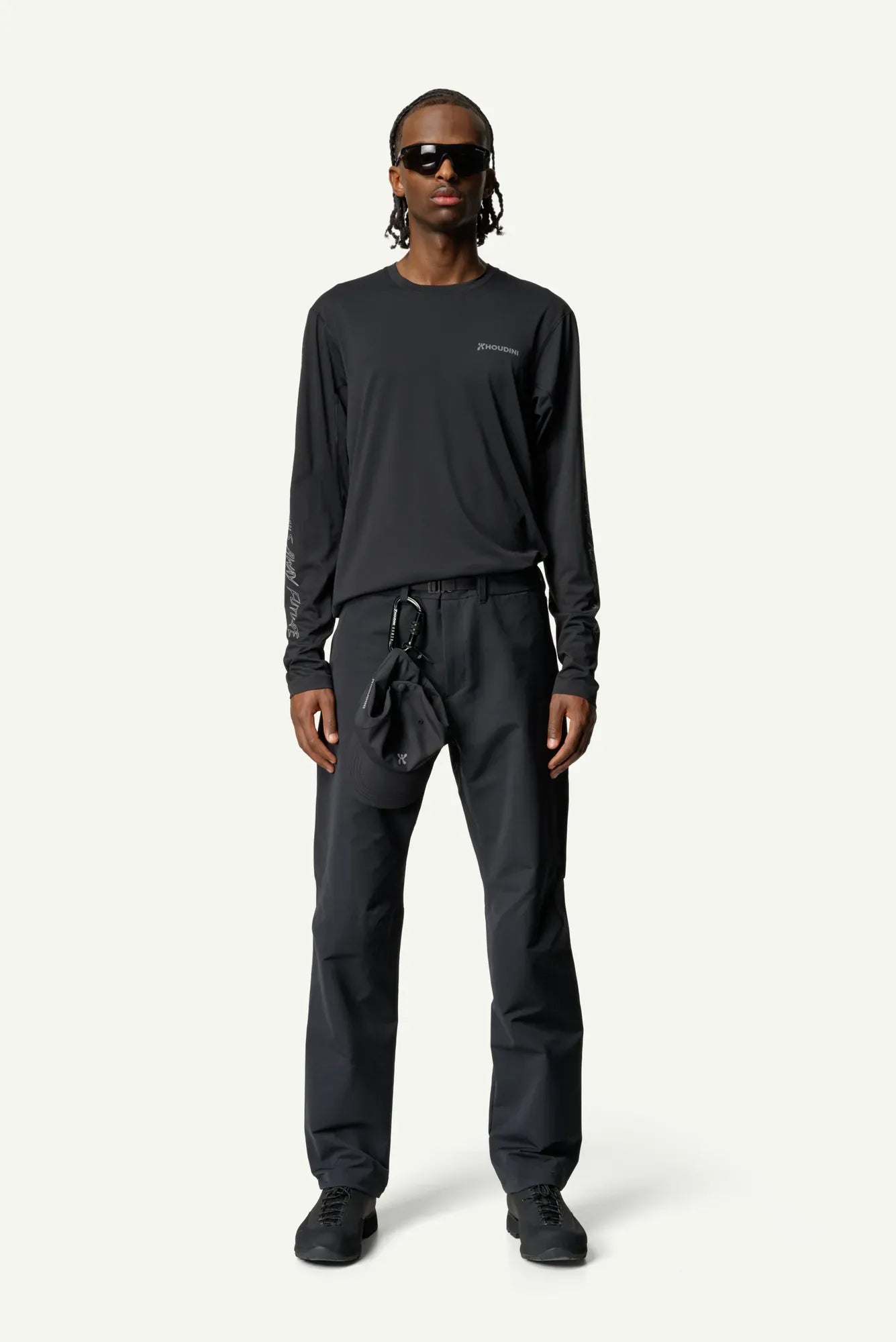 840096_900_100_Men_Alpine_Tech_Pants_true_black_c_low