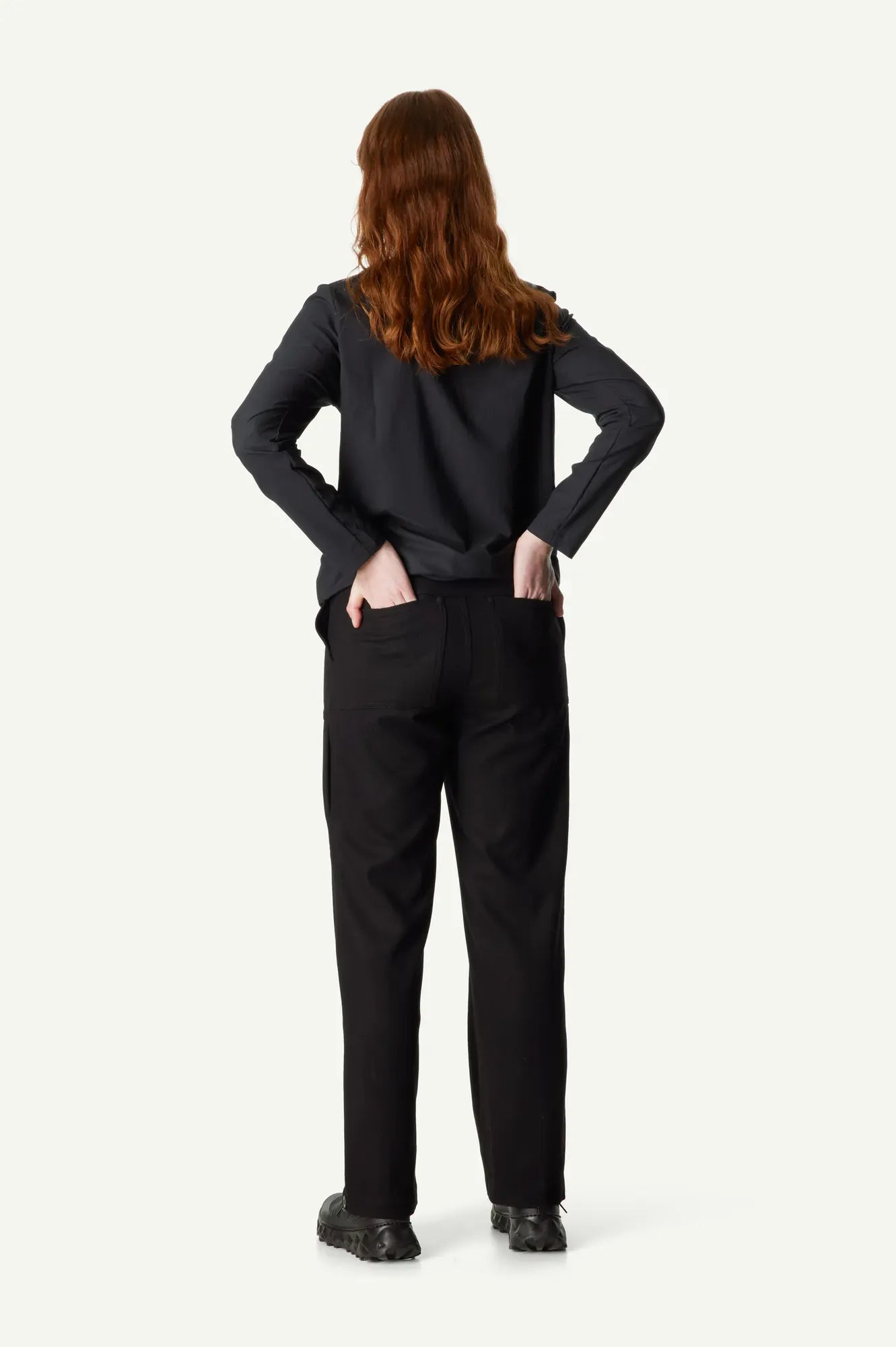 860039_900_102_Women_Worhard_Pants_true_black_A127_c_low