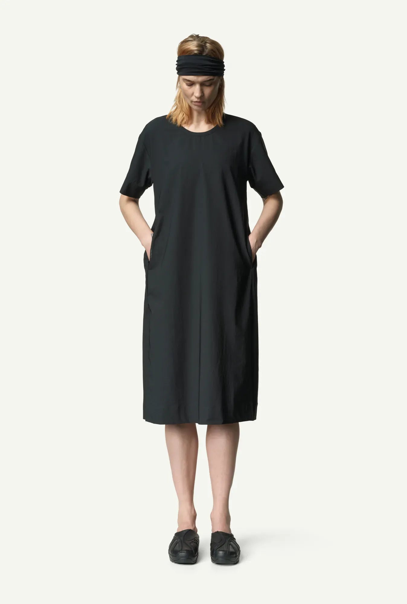 860067_900_100_Women_Cover_Dress_true_black_c_low