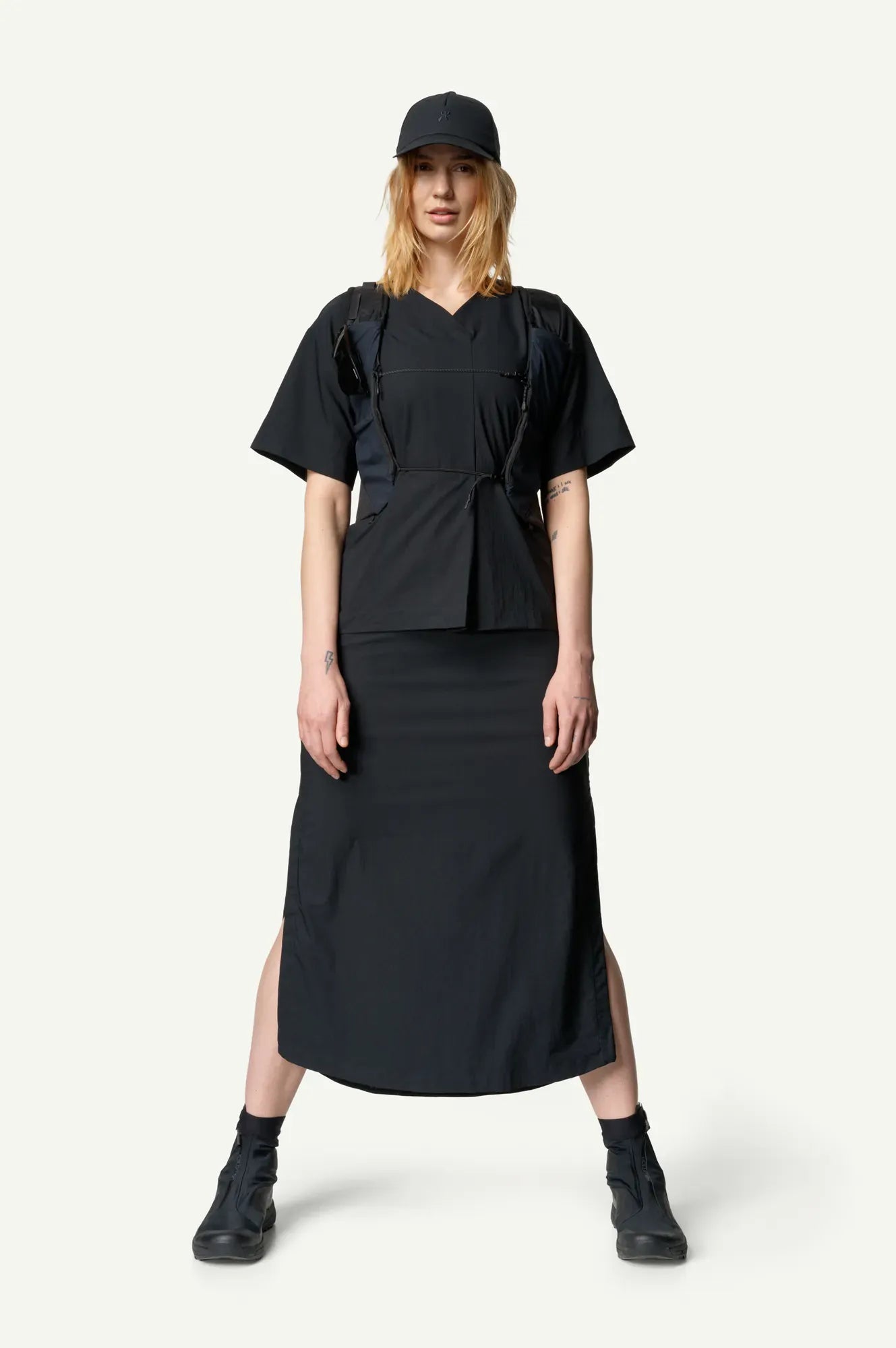 860071_900_100_Women_Cosmo_Top_II_true_black_c_low