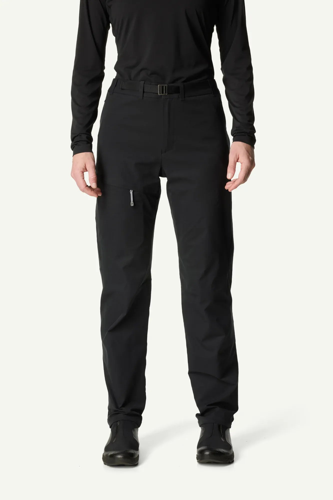 860090_900_200_Women_Core_Tech_Pants_true_black_c_low