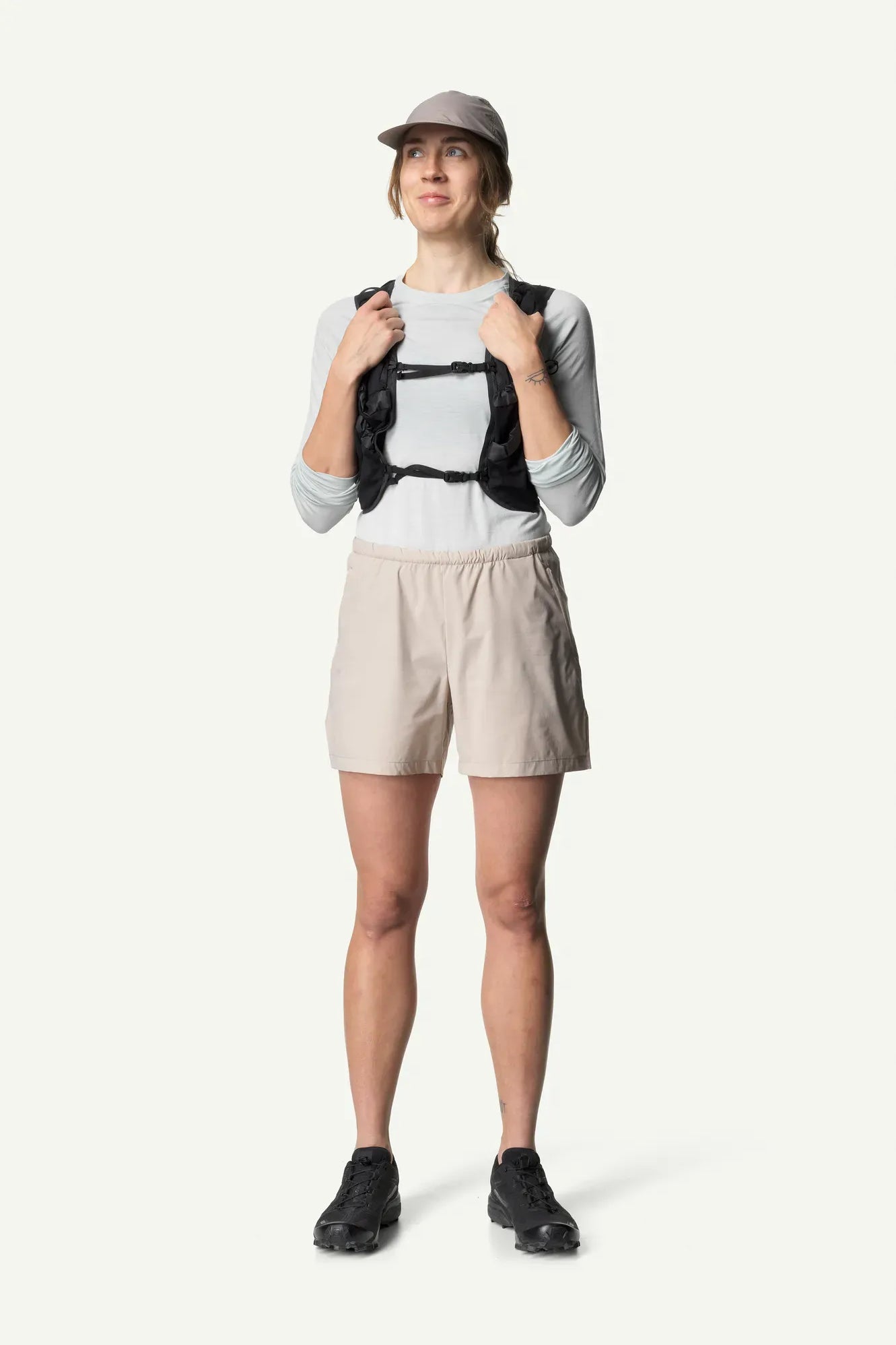 Ws-Pace-Light-Shorts_Sandstorm_860017_148_SET_1044_low_c 1